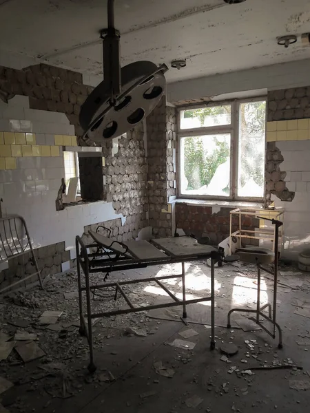 Abandoned Ward Destroyed Hospital Rusty Equipment Broken Window — Stock Photo, Image