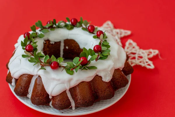 Weihnachtskuchen Aus Roten Preiselbeeren Auf Rotem Hintergrund Neues Jahr Weihnachtskonzert — Stockfoto