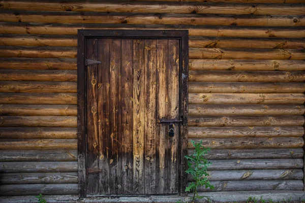 Деревянная Дверь Закрыта Железным Замком Деревянная Стена — стоковое фото