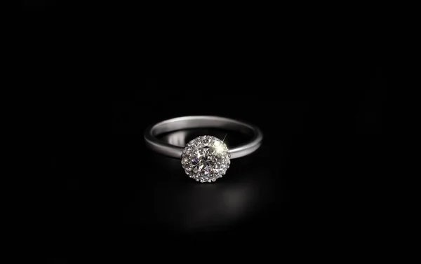 Gold Ring Diamond Gemstone Isolated Black Background — Stock Photo, Image