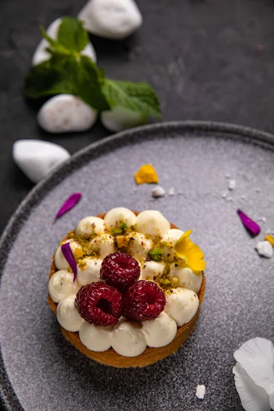 Französisches Dessert Auf Einem Teller Einem Top Restaurant — Stockfoto