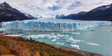 Perito Moreno Panorama Buzulu Donmuş Buz Sahası. 