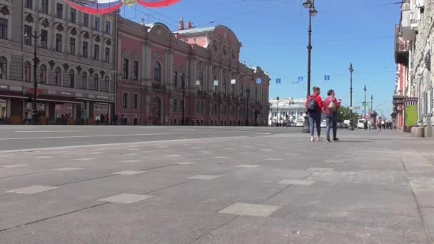 Prázdná Ulice Centra Města Saint Petersburg Lidé Chodí Během Karantény — Stock video