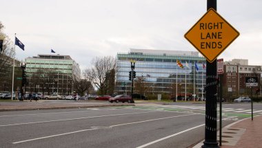 Sağ şerit Washington DC 'de imzayı bitirdi.