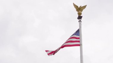 Washington DC Union İstasyonunda Bayrak Dalgalanması
