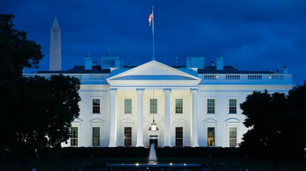 A Casa Branca em Washington DC na Hora Azul — Fotografia de Stock