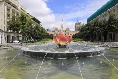 Ho Chi Minh şehrinin merkezinde Lotus göleti (Vietnam))