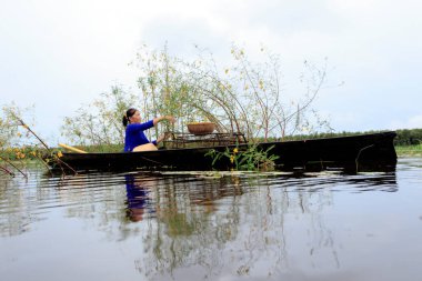 Yazar 11 Ekim 2020 Pazar sabahı bir fotoğraf çekimi yaptı. Long An vilayetinde bir yer, Vietnam. Tarif: Kız 