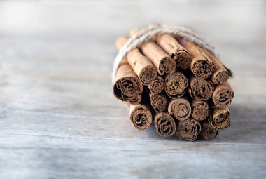 tarçın çubuklarırolü 