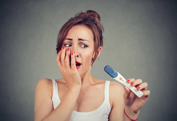 Young Woman Touching Face Panic Looking Pregnancy Test Afraid Unexpected — Stock Photo, Image