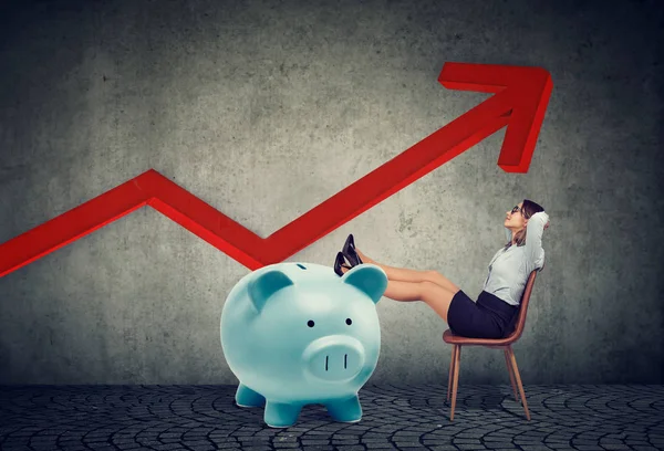 Young Businesswoman Big Piggy Bank Growing Financial Chart Relaxing Sitting — Stock Photo, Image