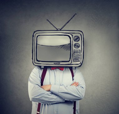 İş adamı Tv ile kafasını yerine gri duvar arka plan üzerinde ayarlayın. 
