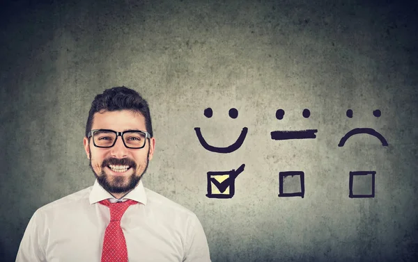 Confident happy business man received excellent rating for a satisfaction survey — Stock Photo, Image