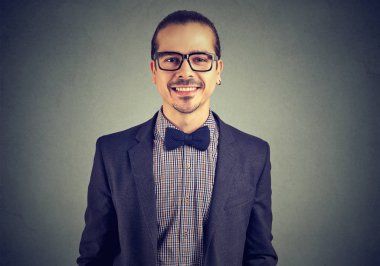 Kendine güvenen bağımsız bir iş adamının portresi 