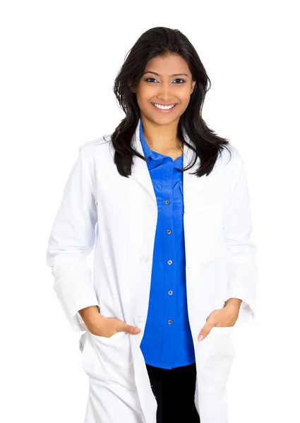 Arkadaşça Gülümseyen Kendine Güvenen Bir Kadının Portresi Laboratuvar Önlüklü Doktor — Stok fotoğraf