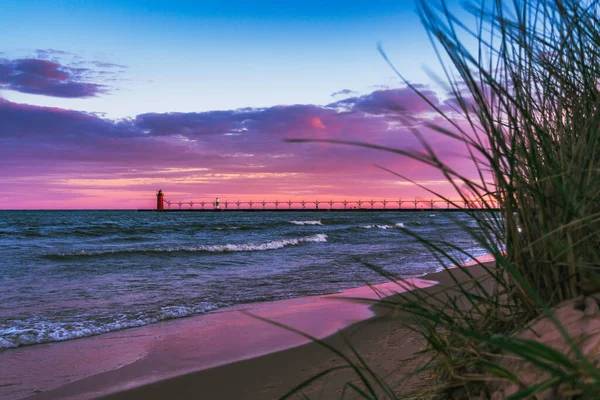Güneşin Michigan Gölü 'nden doğuşunun manzara fotoğrafçılığı