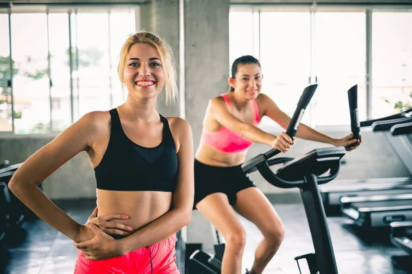 Woman Workout Sport Gym Cycling Machine Bike Cardio Gym Workout — Stock Photo, Image