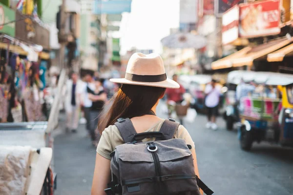 Arrière Vue Asiatique Femme Touriste Backpacker Voyage Dans Khao San — Photo
