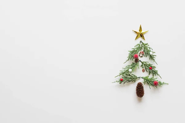 Christmas Tree Made Christmas Decorations White Background Copy Space Flatlay — Stock Photo, Image