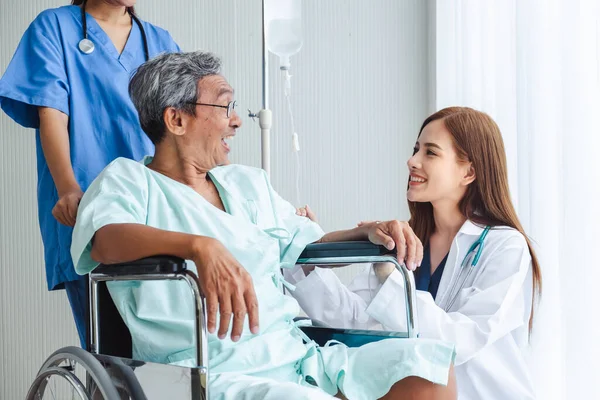 Asian Doctor Woman Nurse Encourage Disabled Old Man Patient Sitting — Stock Photo, Image
