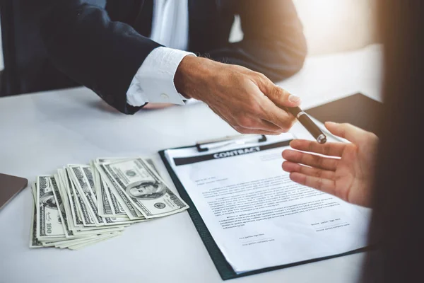 Businessman Giving Pen Businesswoman Signing Contract Banking Money Loaning — Stock Photo, Image
