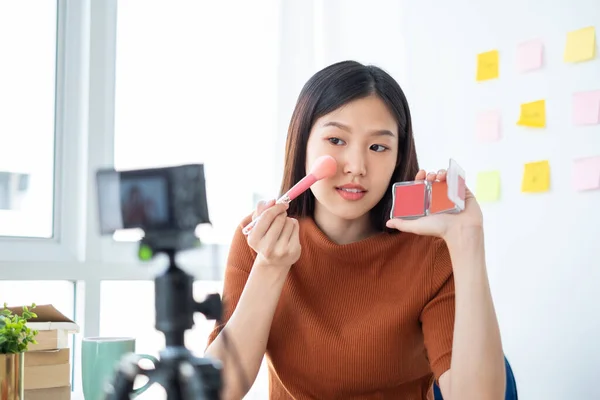 Asiatische Schönheit Bloggerin Vlogger Unterricht Für Make Kosmetik — Stockfoto