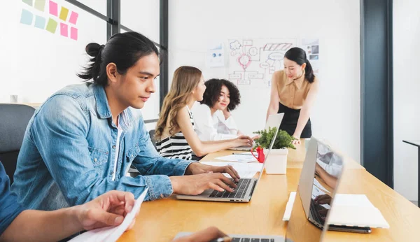 Asian Business People Working Laptop Searching Data Business Startup Plan — Stock Photo, Image