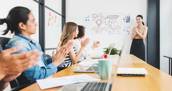 Asian Business People Clapping Hands Applause While Meeting Success Modern — Stock Photo, Image