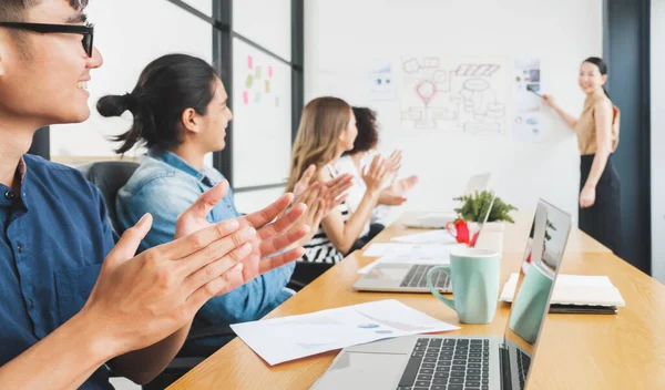 Asian Business People Clapping Hands Applause While Meeting Success Modern — Stock Photo, Image