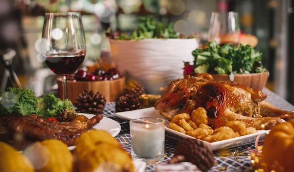 Ovanifrån Många Mat Middag Bordet För Jul Och Tacksägelse Firande — Stockfoto