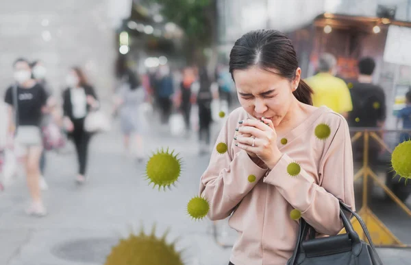 Coronavirus Covid Concept Unhealthy Asian Woman Sneezing Cough Protective Face — Stock Photo, Image