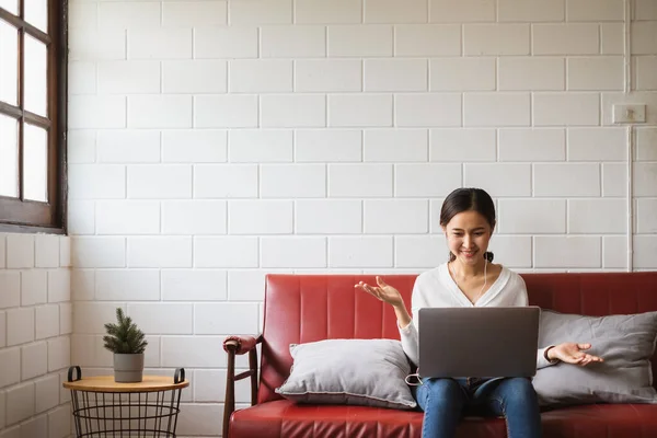 Trabajo Desde Casa Trabajo Casa Concepto Mujer Asiática Trabajando Con —  Fotos de Stock