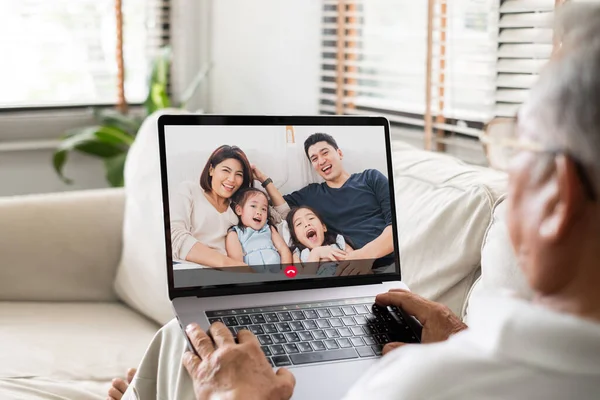 Asijské Starý Senior Video Call Virtuální Setkání Rodinou — Stock fotografie