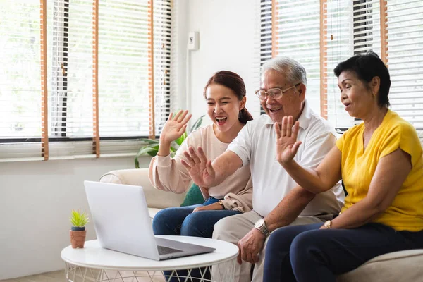 Asiático Viejo Senior Videollamada Virtual Encuentro Con Familia — Foto de Stock