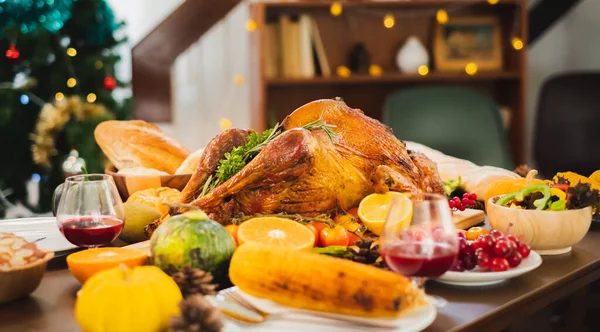 Närbild Kalkon Bordet Glad Thanksgivning Middag Fest Med Familly — Stockfoto