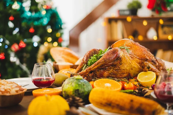 Närbild Kalkon Bordet Glad Thanksgivning Middag Fest Med Familly — Stockfoto