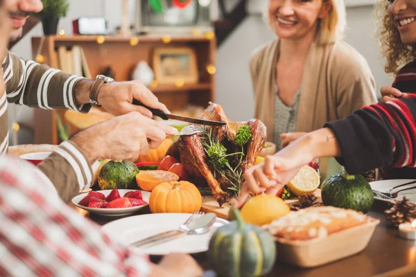 Happy Thanksgiving Pesta Makan Malam Dengan Keluarga Dan Makanan Dengan — Stok Foto