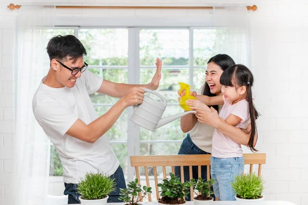 Happy Asian Family Playing Together Home Lifestyle Concept — Stock Photo, Image