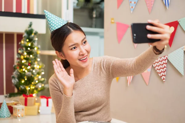 Femme Asiatique Profiter Célébrer Saluer Dans Fête Par Vidéoconférence Nouvelle — Photo