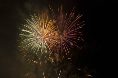 Gece havai fişekler. Gece piroteknik