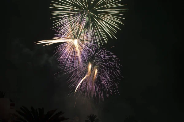 Gece havai fişekler. Gece piroteknik