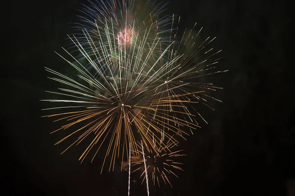 Gece havai fişekler. Gece piroteknik