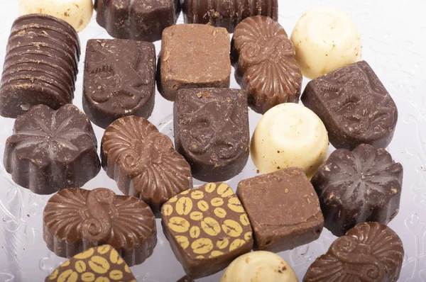 Chocolats Belges Assortis Dans Une Fontaine Verre — Photo
