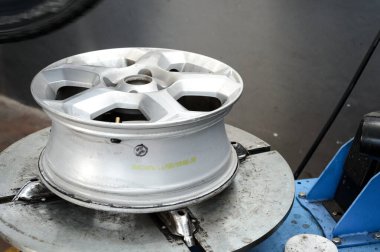 Lastik üzerinde çalışma