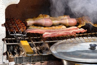 Barbeküde ızgara ve aşçılık