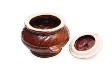 Beyaz arka planda pişirme için tencere