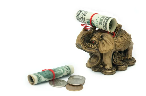 Dinheiro Elefante Dourado Com Moedas Nas Quais Sapo Senta Sobre — Fotografia de Stock