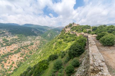 Manzara ve Nemrut kalenin Kuzey İsrail, şimdi milli park 13. yüzyılda Müslüman kalede görünümü