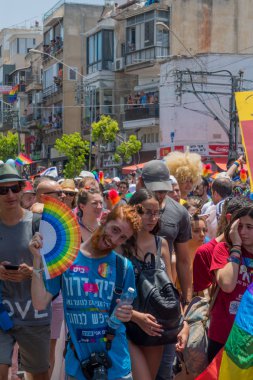 Tel-Aviv, İsrail-08 Haziran 2018: Çeşitli insanlar Mart ve Lgbt topluluk, Tel-Aviv, İsrail'in yıllık gurur geçit katılmak