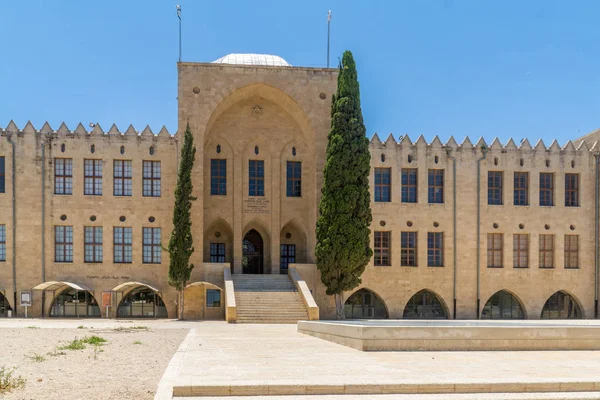 Haifa, İsrail - 09 Haziran 2018: tarihi Technion (şimdi bir Ulusal Bilim Müzesi), bina Hadar Hacarmel mahallede, Haifa, İsrail